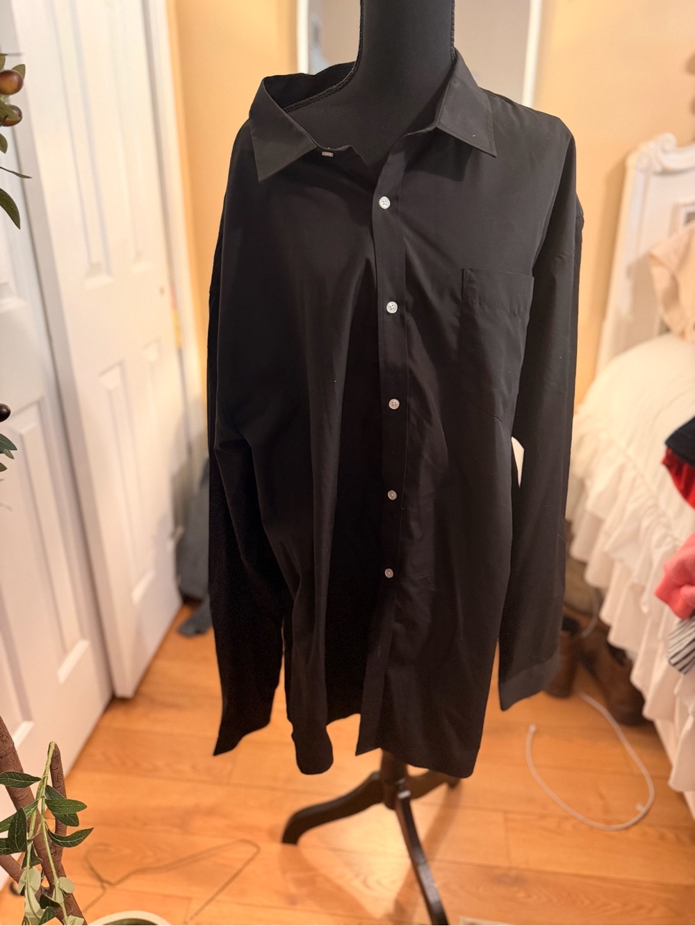 Slim Fit Black Long-Sleeve Dress Shirt